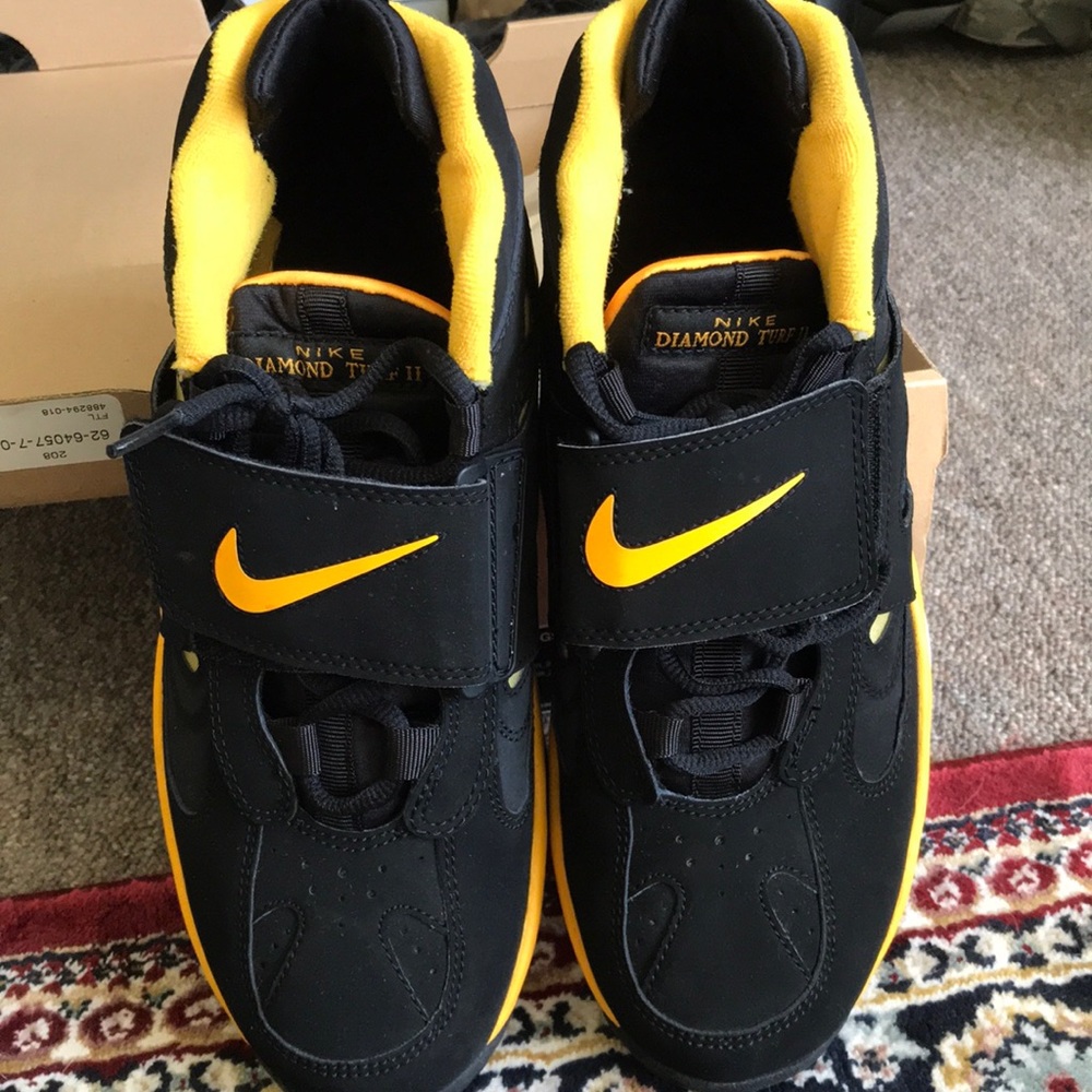 Nike diamond turf shoes